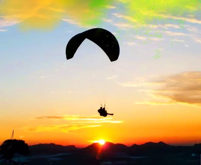 Bir Billing Paragliding Holi Special Trip